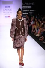 Model walk the ramp for Shift,Payal Khandwala,Roma Narsinghani show at Lakme Fashion Week Day 2 on 4th Aug 2012 (110).JPG